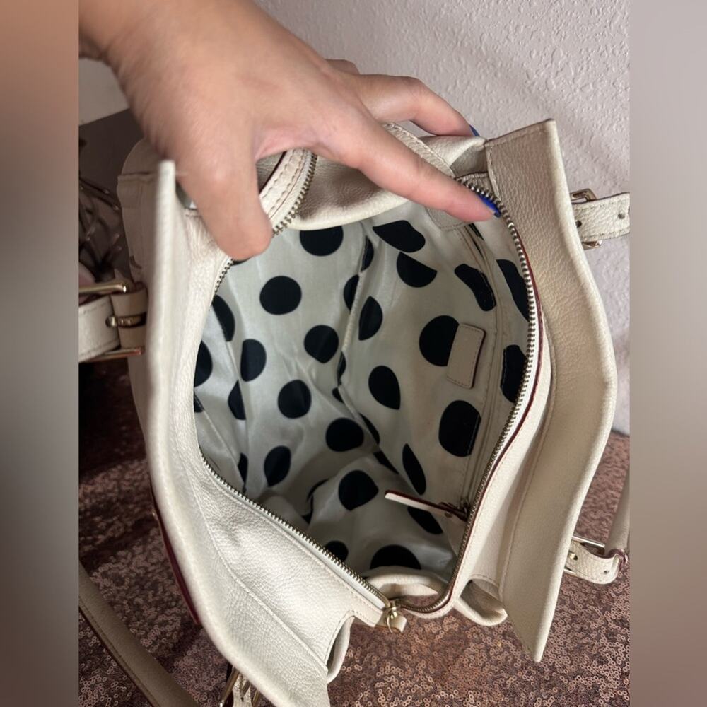 KATE SPADE 🤍 Creamy Leather White Shoulder Bag, Interior Polka Dots (Preloved) - Picture 13 of 17
